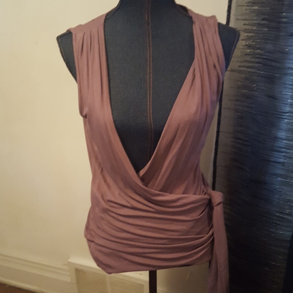 Women's sleeveless top
